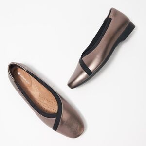 CLARKS Unstructured Flats Un Darcey Ease2 Pebble Metallic Slip On Sz 9 Shoes